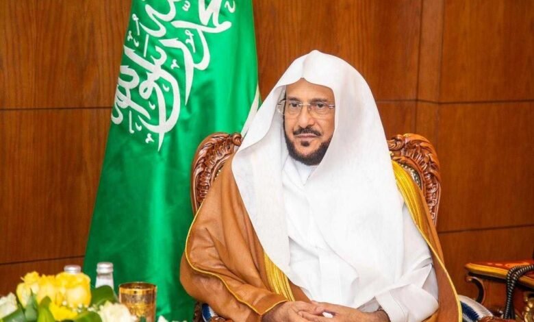 معالي وزير الشؤون الإسلامية يوجه بمضاعفة عدد المظلات واستكمال مشاريع التلطيف والسقيا فورًا بعد موسم الحج