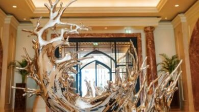 Sculpting a Story of Time: Four Seasons Hotel Doha Collaborated with Artist Dan Pearce to Create Signature Piece for 20-Year Milestone