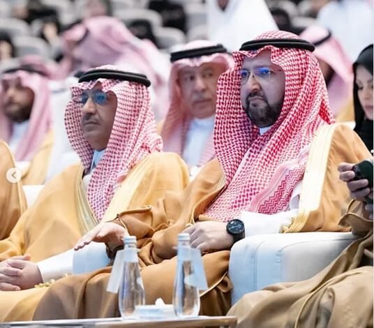 رئيس جمعيَّة ثقِّفني