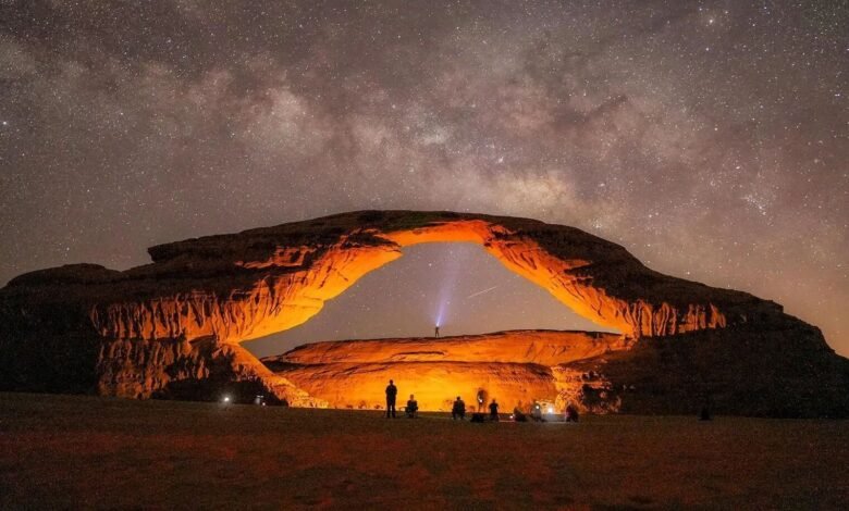 العُلا في الصيف.. وجهة مفضّلة للمصورين ومحبي الفلك من أنحاء العالم