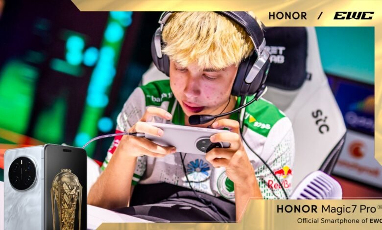 علامة HONOR تزود فريق Team Falcons بهاتف HONOR Magic7 Pro للهيمنة في كأس العالم للرياضات الإلكترونية 2025
