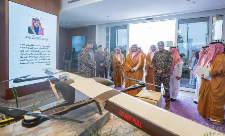 الأمير عبدالعزيز بن سعود يقف على سير العمل في قيادة القوات الخاصة للأمن البيئي