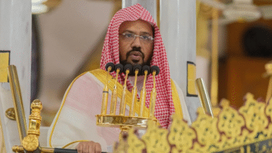 إمام وخطيب المسجد النبوي الشيخ الدكتور أحمد الحذيفي: كلمة الإخلاص "لا إله إلا الله"، شهد الله بها لنفسه، وأشهد عليها أفضل خلقه، وهي الكلمة التي قامت بها الأرض والسماوات