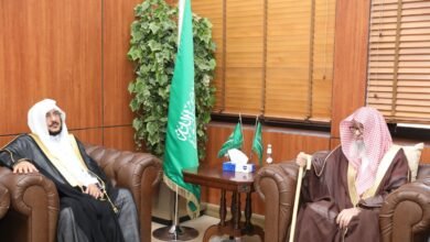 مفتي عام المملكة يستقبل معالي وزير الشؤون الإسلامية والدعوة والإرشاد بمكتبه بالرياض