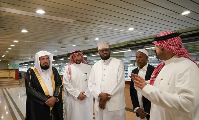 مجمع الملك فهد لطباعة المصحف الشريف يستقبل القائم بأعمال رئيس محكمة الأحوال الشخصية في كينيا