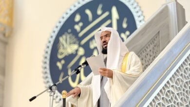 إمام وخطيب المسجد النبوي يُلقي خطبة الجمعة في المسجد الجامع بموسكو