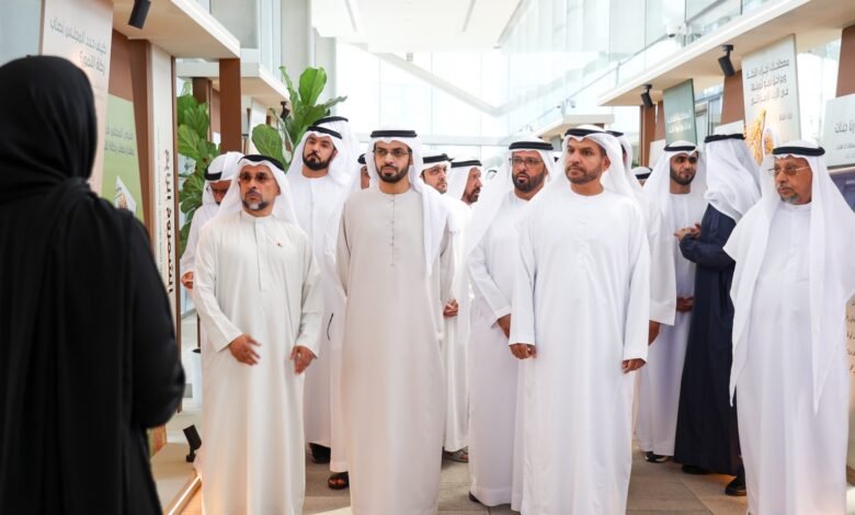 معالي الدكتور عمر الدرعي يفتتح معرض «شماريخ التمور»