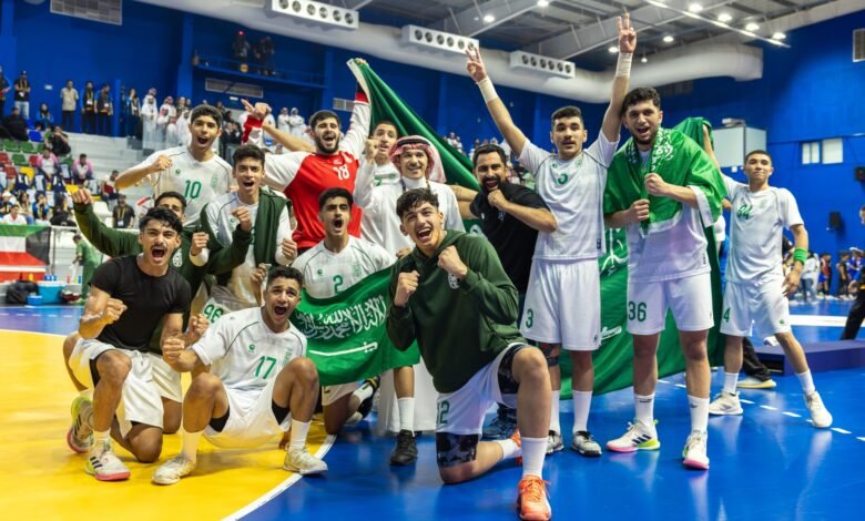 القبضة السعودية تعود إلى المجد.. يد الأخضر الشاب تتوّج بذهب آسيا بعد 35 عامًا