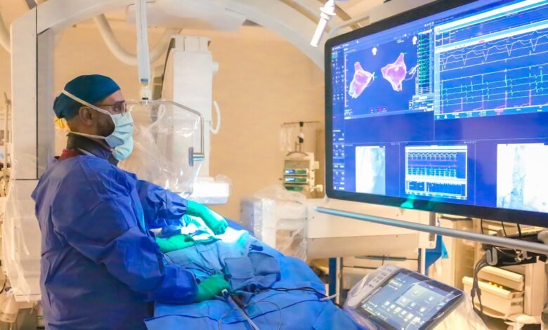 "التخصصي" يعيد بناء شريان أورطي بطُعم بيولوجي مشتق من غشاء قلب البقر