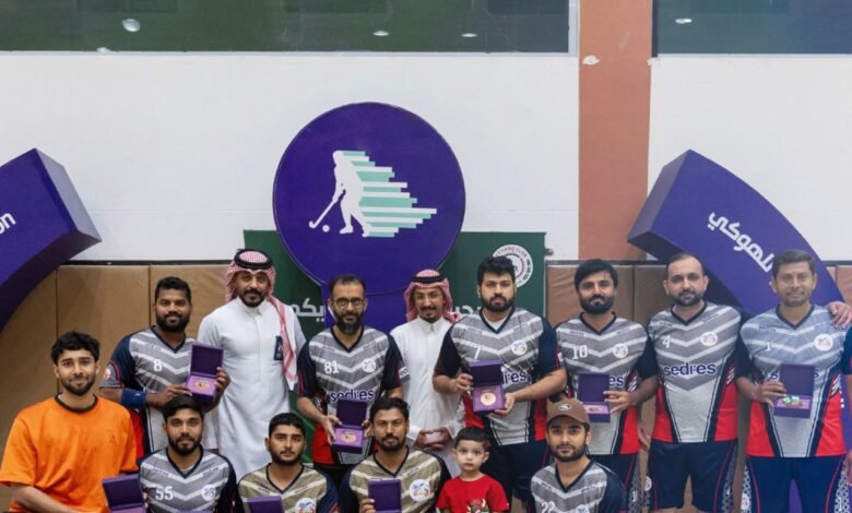صقور نجد يتوج بالذهب في بطولة رحالة لنخبة المملكة 2025 للهوكي