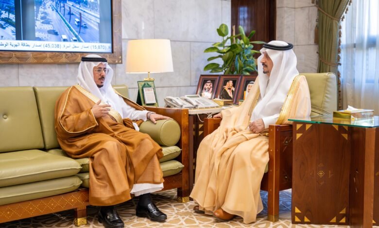 سمو أمير منطقة الرياض يستقبل المدير التنفيذي للهيئة الدائمة المستقلة لحقوق الإنسان بمنظمة التعاون الإسلامي