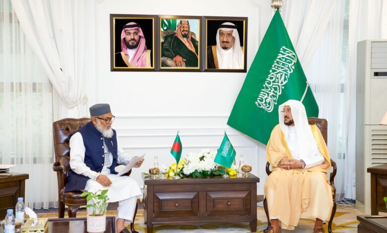 وزير الشؤون الإسلامية يستقبل وزير الشؤون الدينية في جمهورية بنجلاديش الذي يزور المملكة حالياً