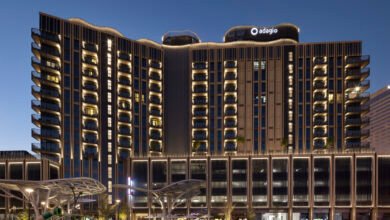 موسم يفيض بالسحر واللحظات الآسرة: فنادق أكور في دبي ديرة ودبي الحي الذهبي تحوّل قلب دبي القديمة إلى عالم من العجائب احتفالاً بالأعياد