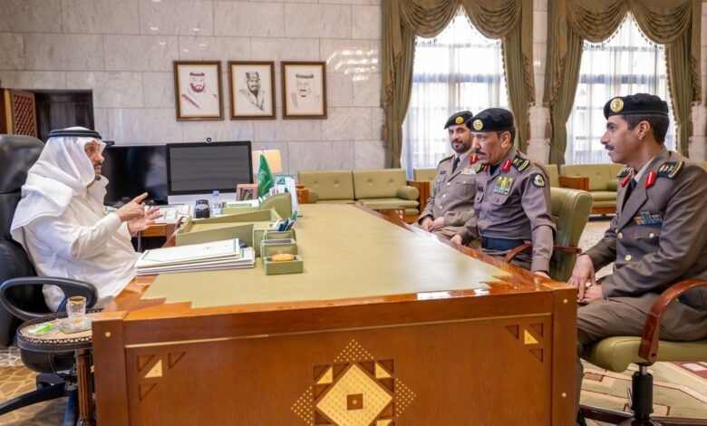 سمو أمير الرياض يستقبل مدير شرطة المنطقة المكلّف ومدير دوريات الأمن بالمنطقة