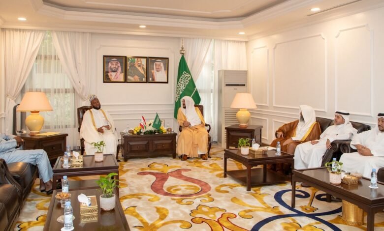 وزير الشؤون الإسلامية يستقبل رئيس الجمعية الإسلامية والمفتي العام للجمهورية البوروندية في جدة