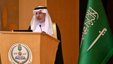 لدكتور الربيعة خلال محاضرة في كلية الملك عبدالله للقيادة والأركان: العمل الإنساني يمثل بعدًا إستراتيجيًا في الدبلوماسية السعودية