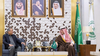 الأمير عبدالعزيز بن سعود يستقبل وزير الداخلية وزير مكافحة المخدرات بجمهورية باكستان الإسلامية