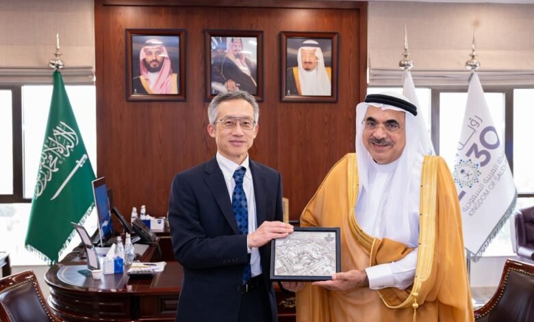 أمين الشرقية يبحث سبل التعاون المشترك مع السفير الياباني لدى المملكة