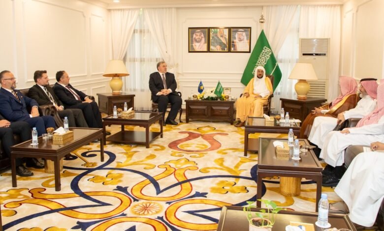 معالي وزير الشؤون الإسلامية يستقبل المفتي العام ورئيس المشيخة الإسلامية بجمهورية كوسوفو بجدة