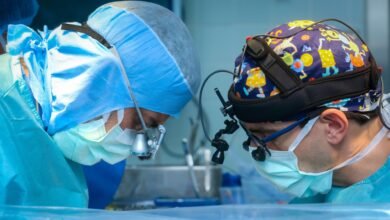 "التخصصي" ينجح في زراعة أصغر جهاز منظم لضربات القلب لمولودة تزن 2 كجم