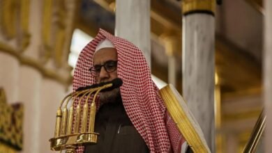 إمام وخطيب المسجد النبوي الشيخ حسين آل الشيخ : آية الكرسي فيها براهين التوحيد على أكمل الوجوه وأتمها، واشتملت على معان تدل على كمال الله وجلاله وجماله