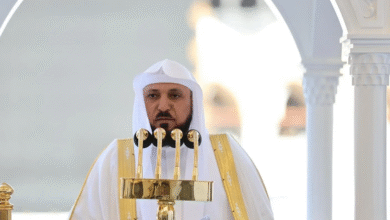 إمام وخطيب المسجد الحرام الشيخ المعيقلي: إذا تولى الله عبدًا اجتباه، وأكرمه وهداه، فإذا تقرب العبد من ربه شبرًا، تقرب الرب منه ذراعًا