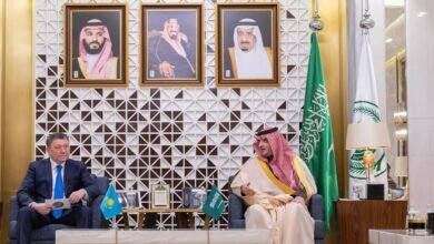 الأمير عبدالعزيز بن سعود يستقبل وزير الشؤون الداخلية بجمهورية كازاخستان