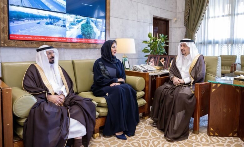 سمو أمير منطقة الرياض يستقبل رئيس وأعضاء مجلس إدارة نادي الإعلام الحديث