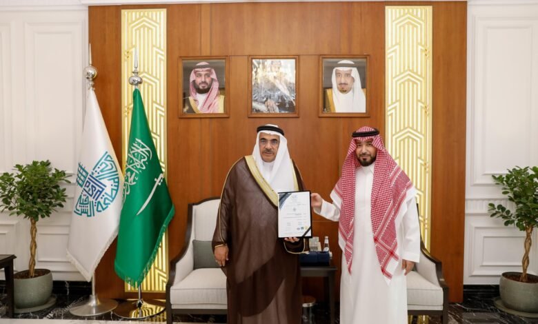 أمين الشرقية يبارك جهود بلدية الدمام بحصولها على شهادة ISO 9001ويعكس التزامها بالتميز والكفاءة