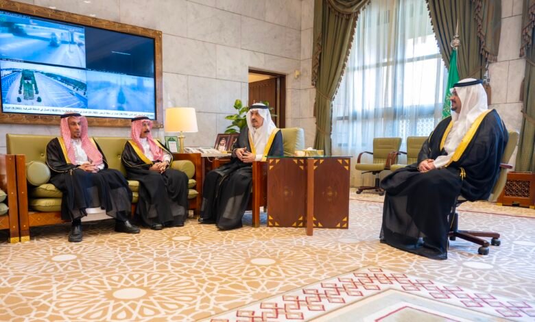 سمو أمير منطقة الرياض و سمو نائبه يستقبلان معالي وكيل الإمارة والوكلاء المساعدين ومديري العموم وموظفي الإمارة